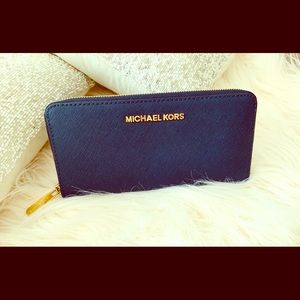 Michael Kors Continental Wallet